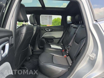2023 Jeep Compass Latitude - miniatura 13