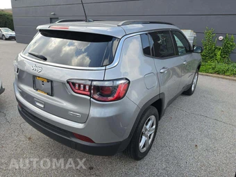 2023 Jeep Compass Latitude - miniatura 3