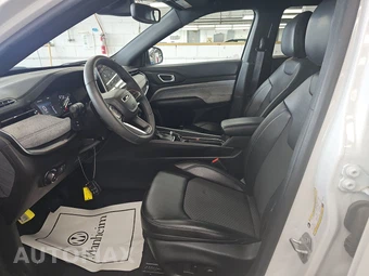 2023 Jeep Compass Latitude - miniatura 7