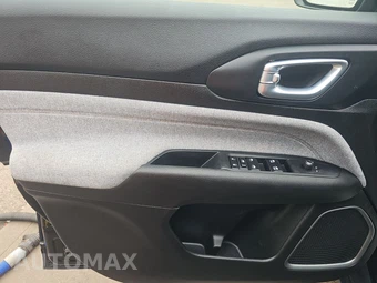 2023 Jeep Compass Latitude Lux - miniatura 9