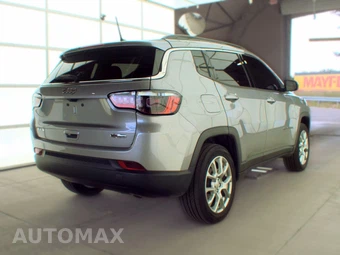 2023 Jeep Compass Latitude Lux - miniatura 4