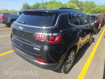 2023 Jeep Compass Latitude Lux - miniatura 4