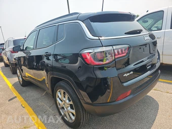 2023 Jeep Compass Latitude Lux - miniatura 6