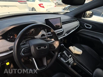 2023 Jeep Compass Latitude Lux - miniatura 11