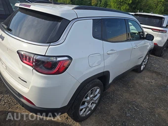 2023 Jeep Compass Latitude Lux - miniatura 4