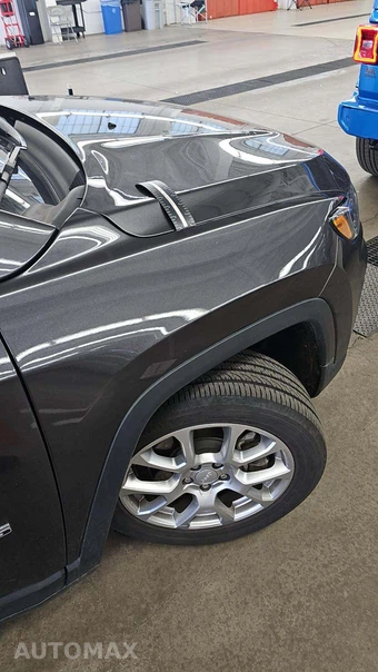 2023 Jeep Compass Latitude Lux - miniatura 27