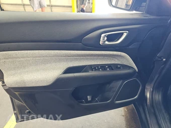 2023 Jeep Compass Latitude Lux - miniatura 9