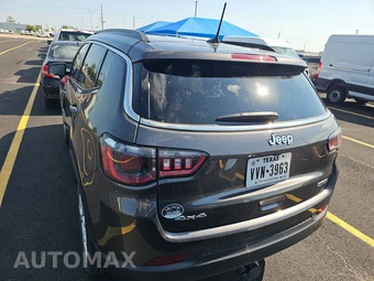 2023 Jeep Compass Latitude Lux - miniatura 5