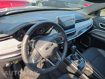 2023 Jeep Compass Latitude Lux - miniatura 11