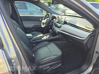 2023 Jeep Compass Latitude Lux - miniatura 8