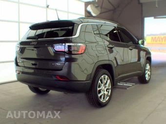 2023 Jeep Compass Latitude Lux - miniatura 4