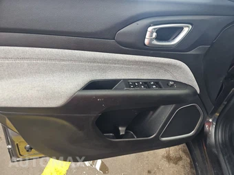 2023 Jeep Compass Latitude Lux - miniatura 9