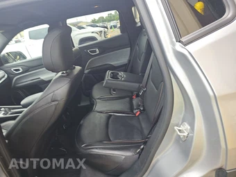2023 Jeep Compass Latitude Lux - miniatura 13