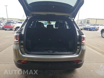 2023 Jeep Compass Latitude Lux - miniatura 16