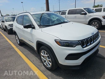 2023 Jeep Compass Latitude Lux - miniatura 3
