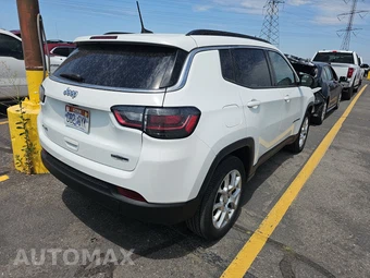 2023 Jeep Compass Latitude Lux - miniatura 4
