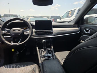 2023 Jeep Compass Latitude Lux - miniatura 17