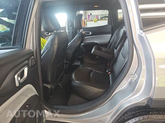 2023 Jeep Compass Latitude Lux - miniatura 13