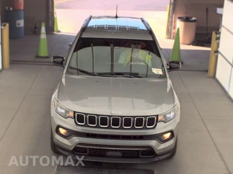 2023 Jeep Compass Latitude Lux - miniatura 2