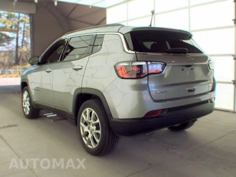 2023 Jeep Compass Latitude Lux - miniatura 6