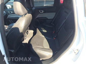 2023 Jeep Compass Latitude Lux - miniatura 19