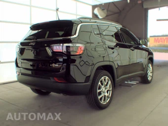2023 Jeep Compass Latitude Lux - miniatura 4