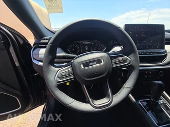 2023 Jeep Compass Latitude Lux - miniatura 10