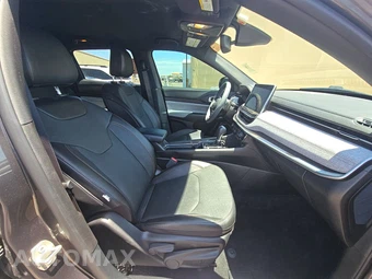 2023 Jeep Compass Latitude Lux - miniatura 8