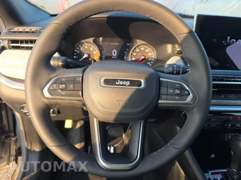 2023 Jeep Compass Latitude Lux - miniatura 16