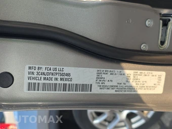 2023 Jeep Compass Latitude Lux - miniatura 21