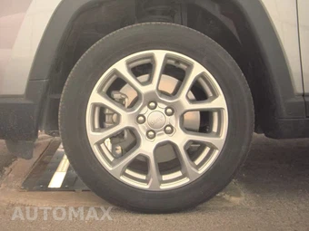 2023 Jeep Compass Latitude Lux - miniatura 9