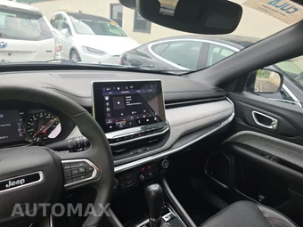 2023 Jeep Compass Latitude Lux - miniatura 11