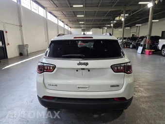 2023 Jeep Compass Latitude Lux - miniatura 23