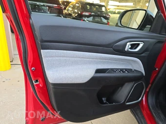 2023 Jeep Compass Latitude Lux - miniatura 9