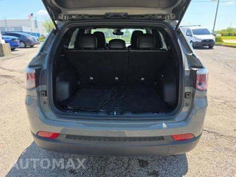 2023 Jeep Compass Latitude Lux - miniatura 15