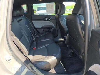 2023 Jeep Compass Latitude Lux - miniatura 17