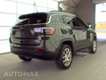 2023 Jeep Compass Latitude Lux - miniatura 4