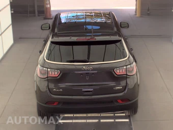 2023 Jeep Compass Latitude Lux - miniatura 5