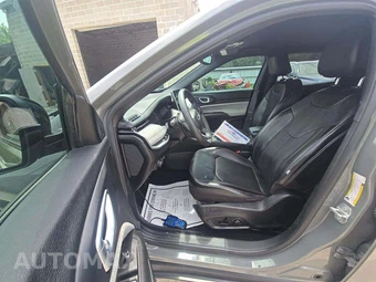 2023 Jeep Compass Latitude Lux - miniatura 3