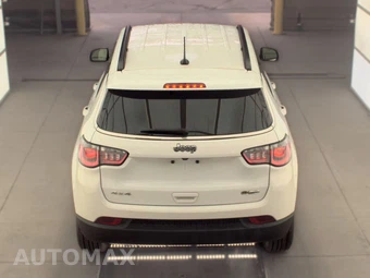 2023 Jeep Compass Latitude Lux - miniatura 5