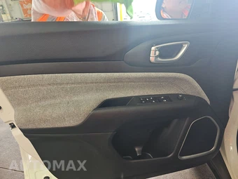 2023 Jeep Compass Latitude Lux - miniatura 9