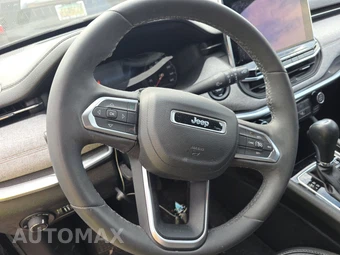 2023 Jeep Compass Latitude Lux - miniatura 10