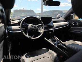 2023 Jeep Compass Latitude Lux - miniatura 11
