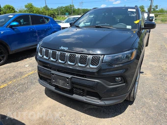 2023 Jeep Compass Latitude Lux - miniatura 2