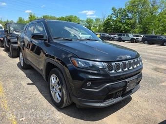 2023 Jeep Compass Latitude Lux - miniatura 3
