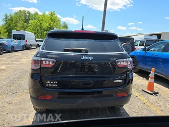2023 Jeep Compass Latitude Lux - miniatura 5