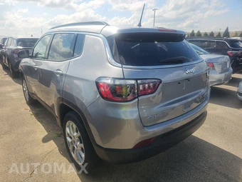 2023 Jeep Compass Latitude Lux - miniatura 6