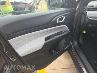 2023 Jeep Compass Latitude Lux - miniatura 9