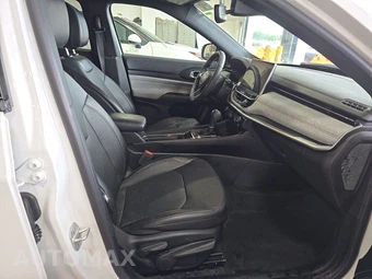 2023 Jeep Compass Latitude Lux - miniatura 8