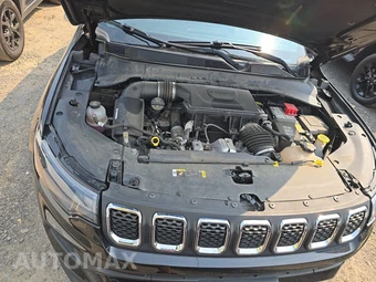 2023 Jeep Compass Latitude Lux - miniatura 15